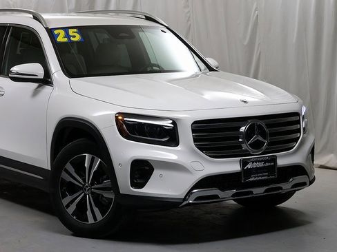 Certified 2025 Mercedes-Benz GLB 250 4MATIC image 4