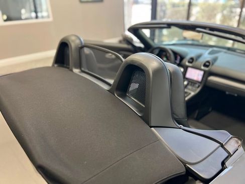 Used 2017 Porsche 718 Boxster image 33