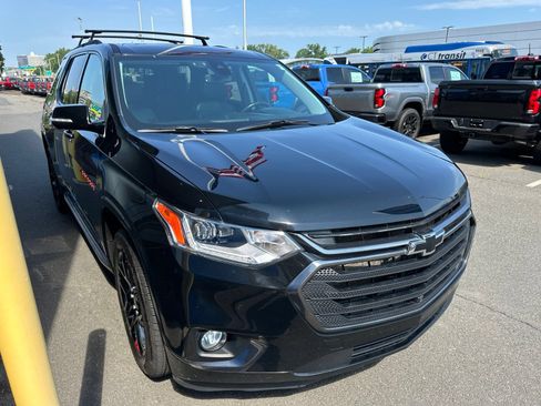 Used 2020 Chevrolet Traverse Premier w/ Redline Edition AWD/4WD image 3