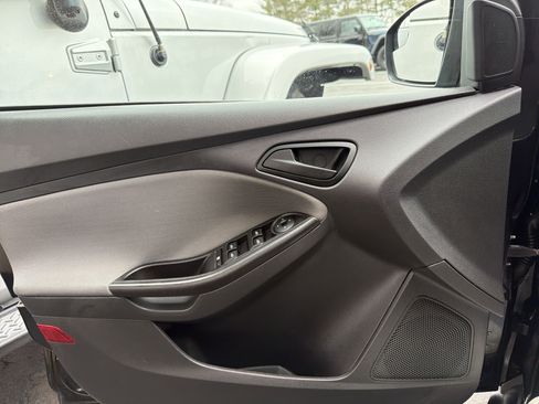 Used 2012 Ford Focus SE image 22