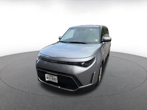 Used 2025 Kia Soul LX w/ LX Technology Package FWD image 4