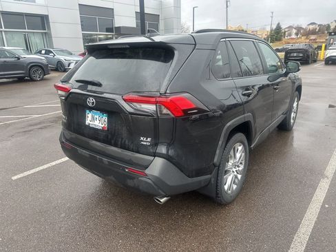 Used 2020 Toyota RAV4 XLE Premium image 11
