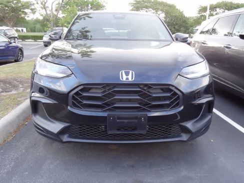 Used 2025 Honda HR-V Sport image 2