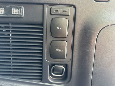 Used 2025 Ford Expedition Active AWD/4WD image 37