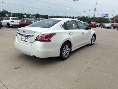 Used 2013 Nissan Altima 2.5 S FWD image 5