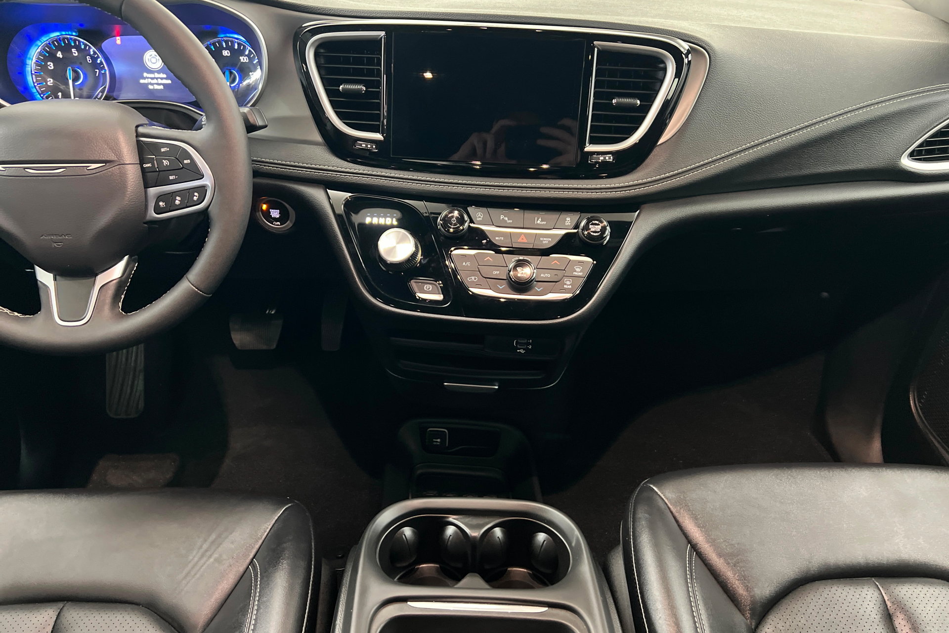 Used 2027 Chrysler Pacifica Select AWD/4WD image 13