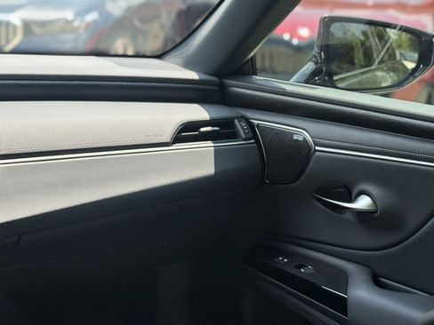 Used 2025 Lexus ES 350 Ultra Luxury FWD image 26