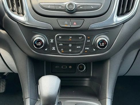 Used 2024 Chevrolet Equinox LT FWD image 23