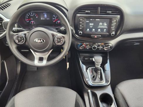 Used 2020 Kia Soul LX FWD image 27