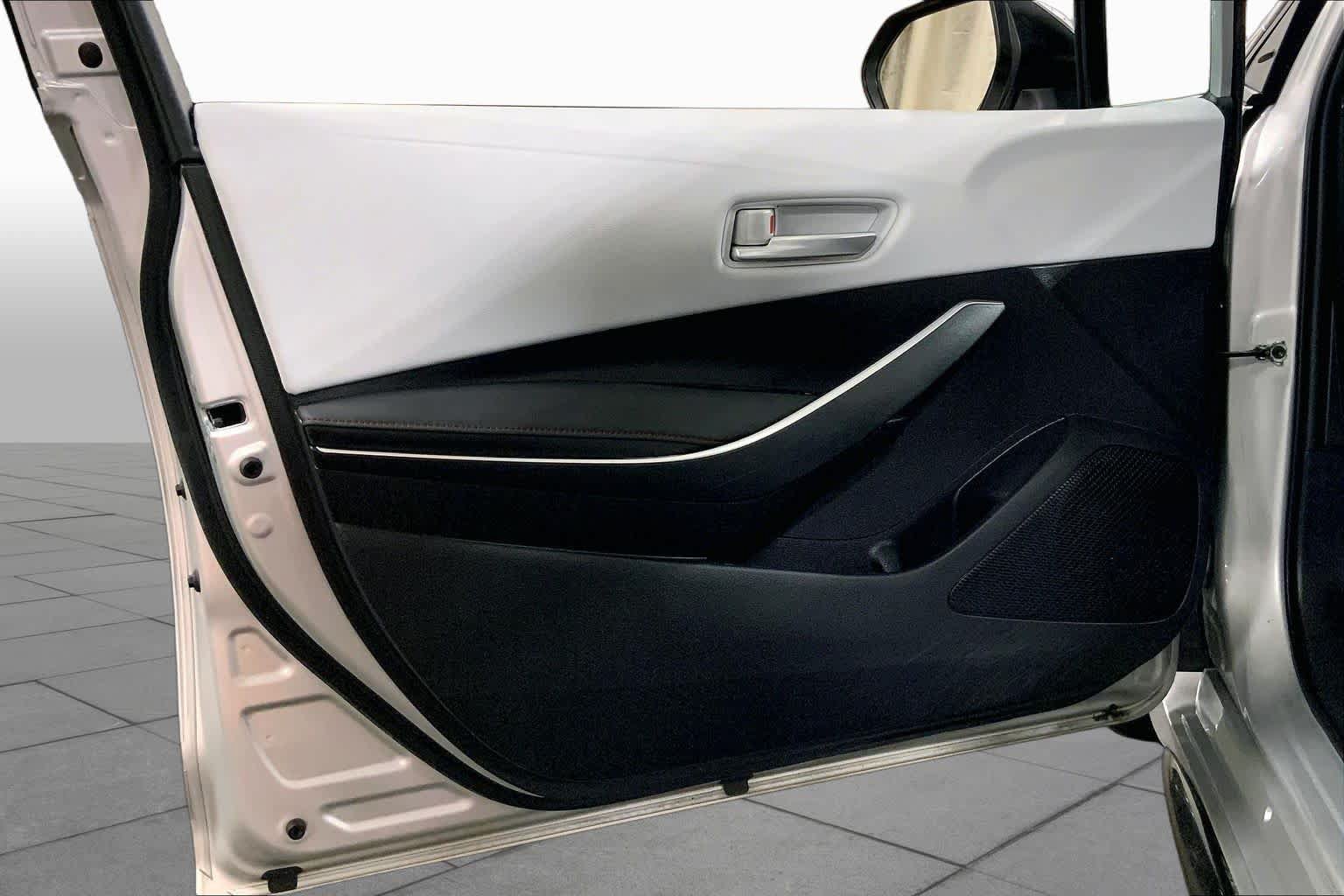 Certified 2024 Toyota Corolla SE w/ SE Premium Package FWD image 22