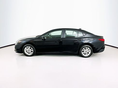 Used 2025 Toyota Camry LE image 4