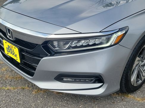 Used 2018 Honda Accord EX image 9
