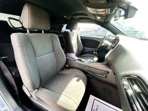Used 2017 Dodge Challenger R/T image 15