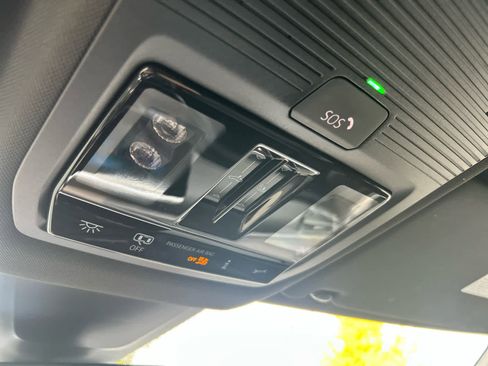 Used 2024 Volkswagen Atlas Cross Sport SE image 35