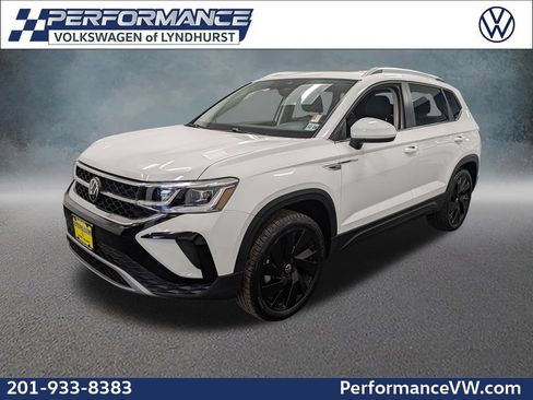 Used 2024 Volkswagen Taos SEL AWD/4WD image 1