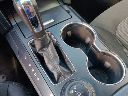 Used 2016 Ford Explorer XLT image 27