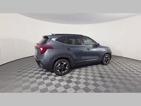 Used 2024 Kia Seltos EX FWD image 38