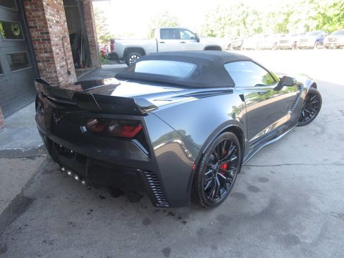 Used 2019 Chevrolet Corvette Z06 w/ Z07 Performance Package RWD image 41