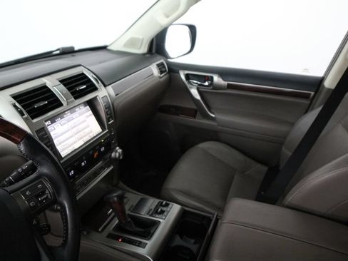 Used 2011 Lexus GX 460 w/ Comfort Plus Pkg AWD/4WD image 18