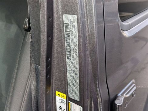 Used 2018 Jeep Wrangler Unlimited Sport S image 40