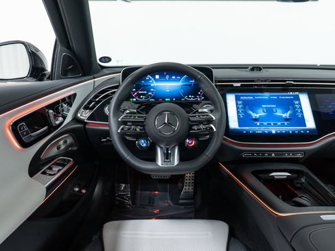Certified 2025 Mercedes-Benz E 53 AMG e 4MATIC Sedan image 18