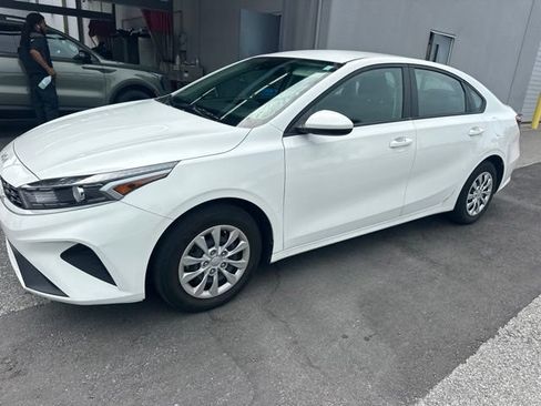 Used 2024 Kia Forte LX FWD image 1