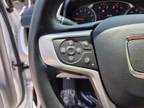 Used 2023 GMC Terrain SLT w/ Tech Package FWD image 30