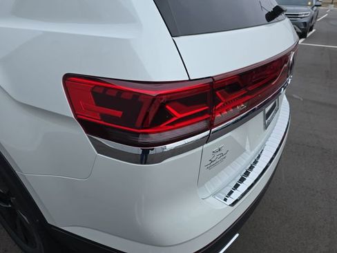 New 2026 Volkswagen Atlas SE image 25