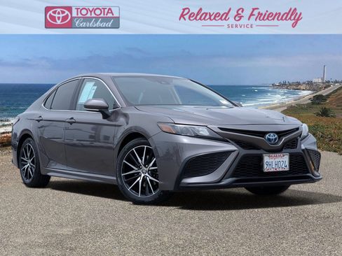 Used 2023 Toyota Camry SE w/ Cold Weather Package FWD image 1