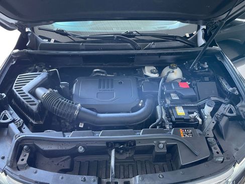 Used 2023 GMC Acadia SLT image 32