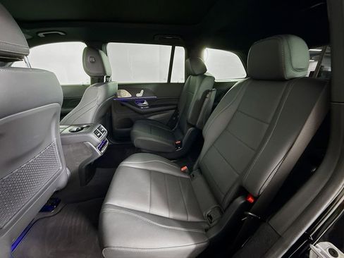 Used 2025 Mercedes-Benz GLS 450 4MATIC image 21