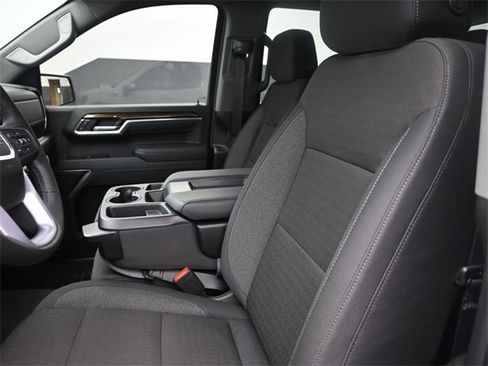 New 2026 GMC Sierra 1500 SLE image 8