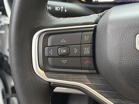 Used 2024 Jeep Wagoneer Series II w/ Flexible Seating Group image 28