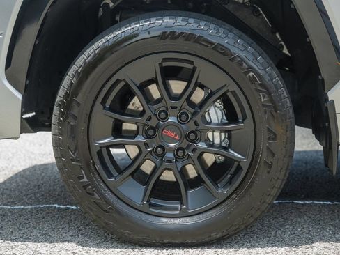 Used 2024 Toyota Tundra Platinum w/ TRD Off-Road Package AWD/4WD image 19