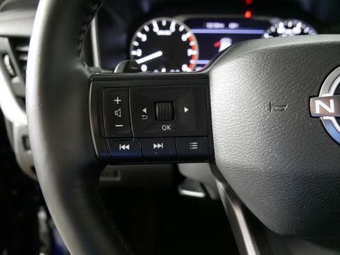 Used 2025 Nissan Rogue SV AWD/4WD image 27