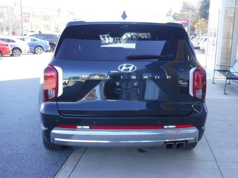 Used 2024 Hyundai Palisade Calligraphy image 9