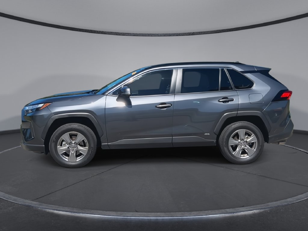 Certified 2025 Toyota RAV4 LE AWD/4WD image 5