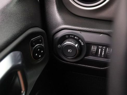 Used 2022 Jeep Wrangler Unlimited Sport image 20