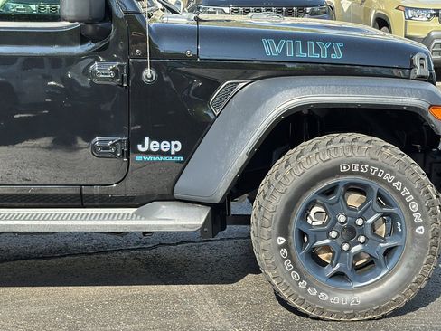 Certified 2023 Jeep Wrangler Unlimited w/ Sun & Screen Package AWD/4WD image 11