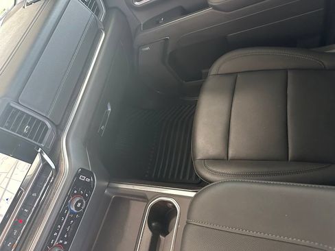 Used 2025 Chevrolet Silverado 2500 LTZ w/ LTZ Convenience Package AWD/4WD image 26