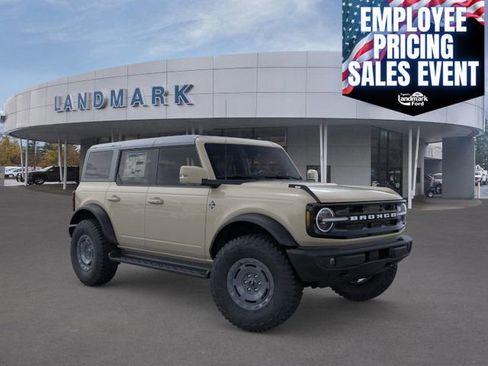 New 2025 Ford Bronco Outer Banks w/ Sasquatch Package AWD/4WD image 8