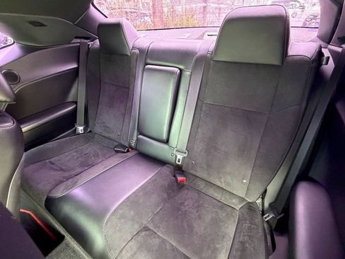 Used 2015 Dodge Challenger R/T Scat Pack w/ Leather Interior Group RWD image 13