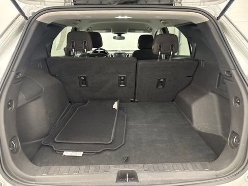 Used 2018 Chevrolet Equinox LT FWD image 13