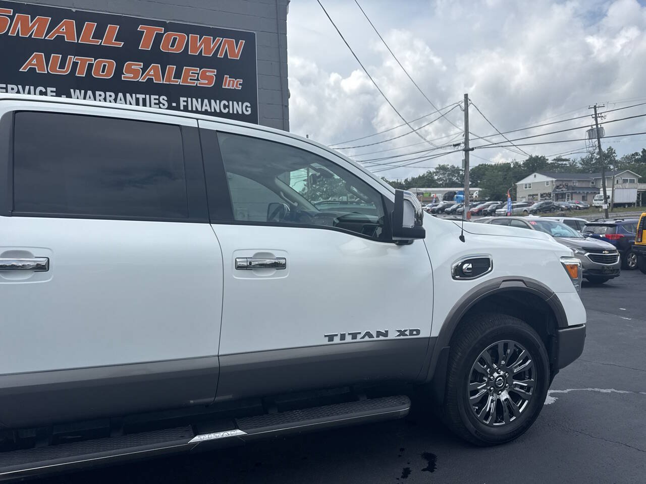 Used 2017 Nissan Titan Platinum Reserve AWD/4WD image 12