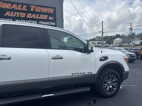 Used 2017 Nissan Titan Platinum Reserve AWD/4WD image 12