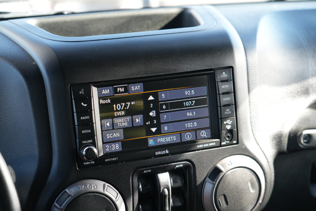 Used 2018 Jeep Wrangler Unlimited Sport AWD/4WD image 19
