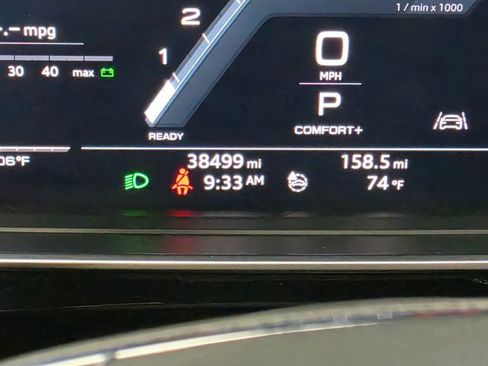 Used 2020 Audi S8 L w/ S8 Executive Package AWD/4WD image 28