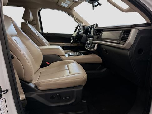 Used 2024 Ford Expedition Max XLT image 34