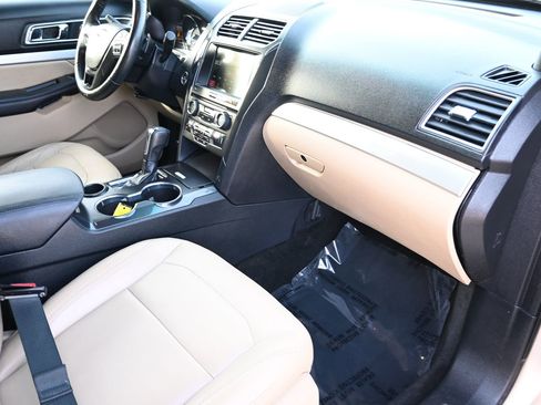 Used 2017 Ford Explorer XLT w/ Equipment Group 202A image 22