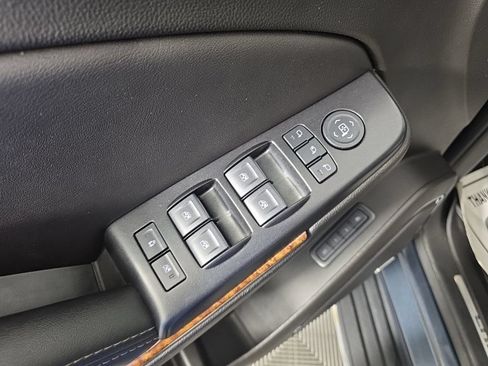 Used 2020 Chevrolet Tahoe Premier AWD/4WD image 13